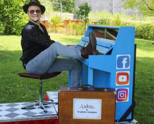 LukasKoeningerPiano_1026x577